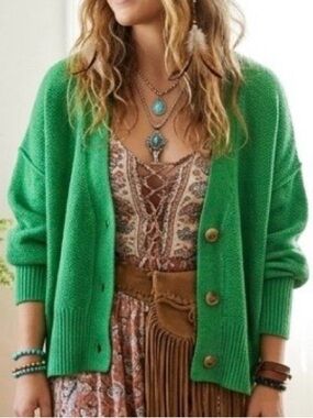 GeeGee Green Lightweight Cardigan Sweater Size Large